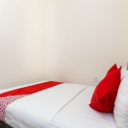 Oyo 438 Small Bay Hotel Hô Chi Minh-Ville Extérieur photo