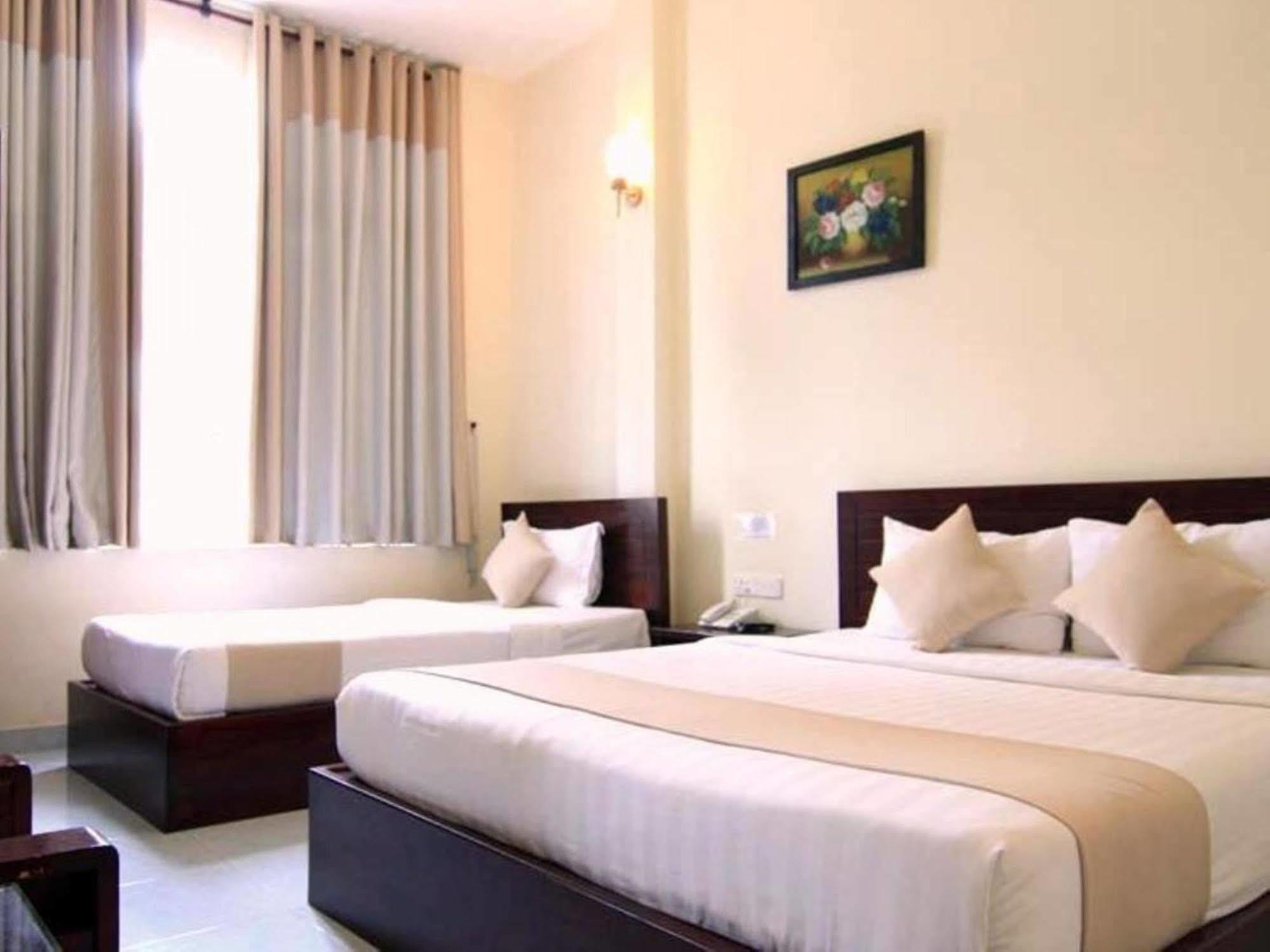 Oyo 438 Small Bay Hotel Hô Chi Minh-Ville Extérieur photo