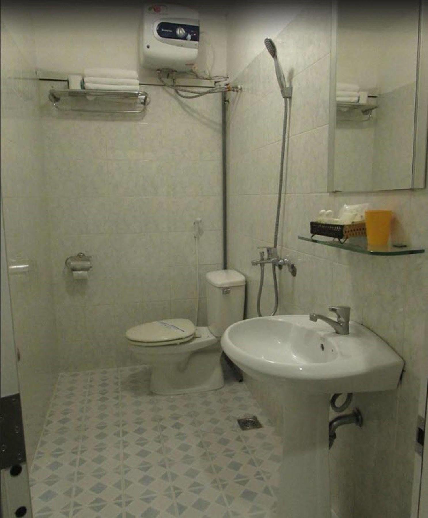 Oyo 438 Small Bay Hotel Hô Chi Minh-Ville Extérieur photo
