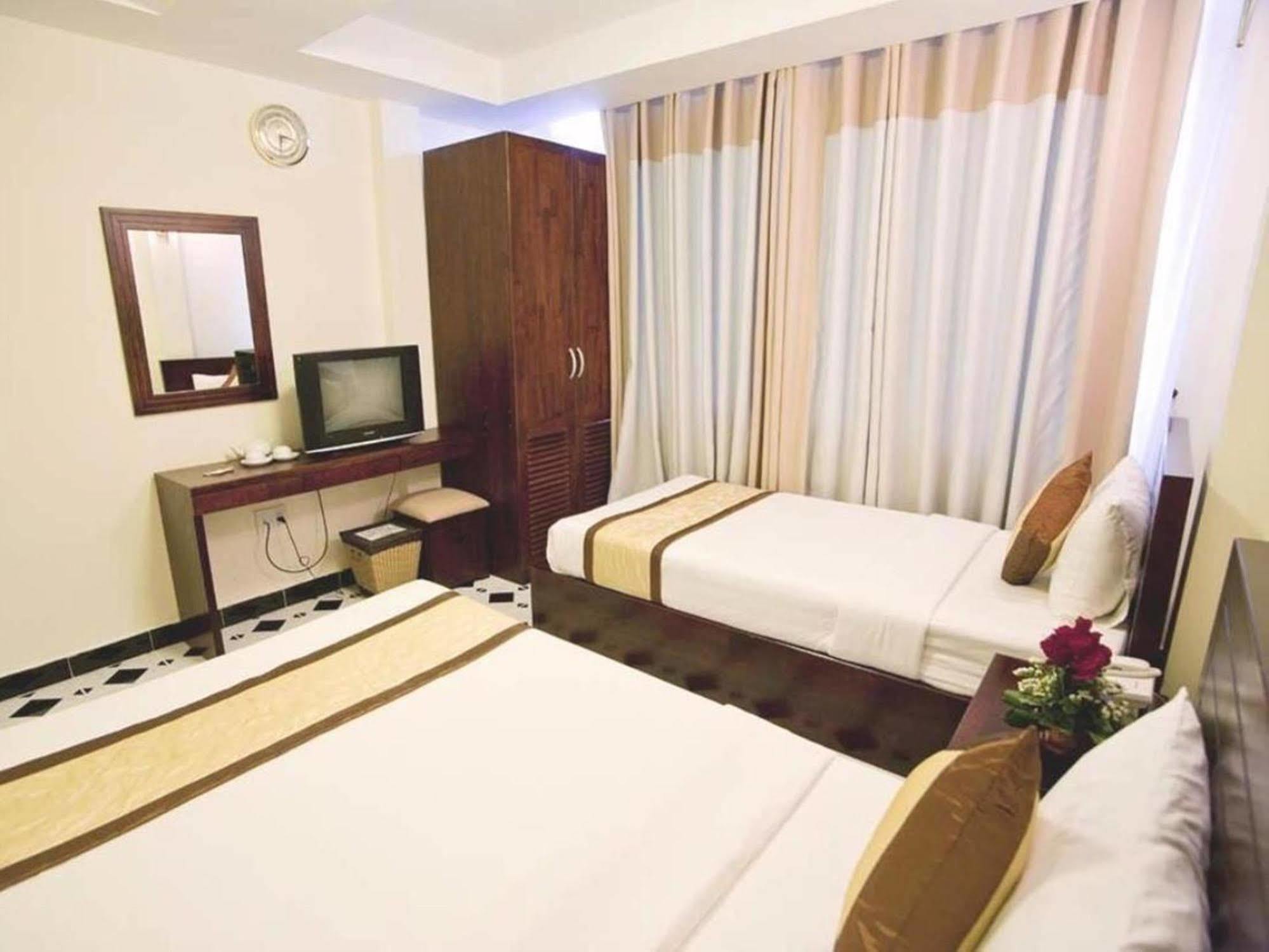 Oyo 438 Small Bay Hotel Hô Chi Minh-Ville Extérieur photo
