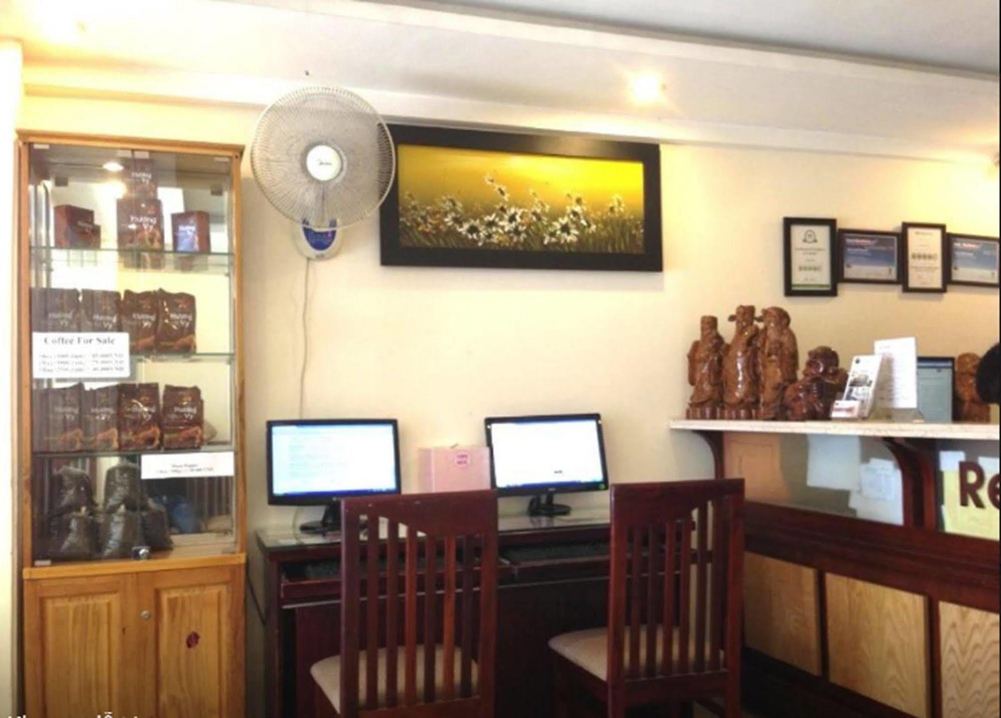 Oyo 438 Small Bay Hotel Hô Chi Minh-Ville Extérieur photo