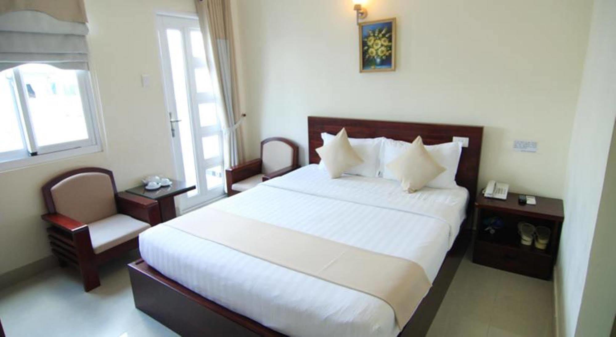 Oyo 438 Small Bay Hotel Hô Chi Minh-Ville Extérieur photo