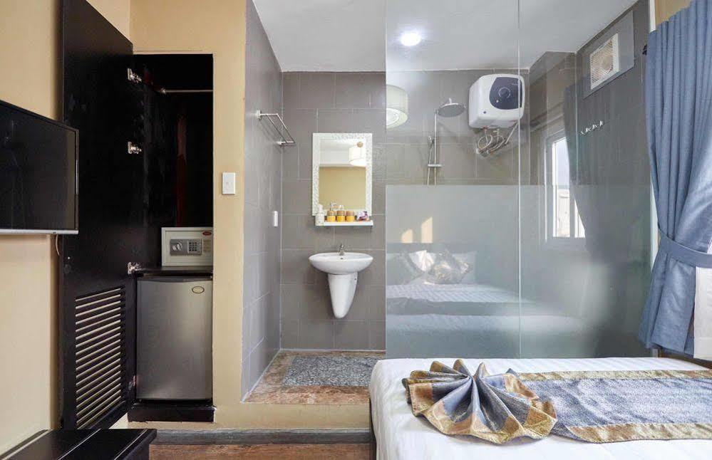 Oyo 438 Small Bay Hotel Hô Chi Minh-Ville Extérieur photo