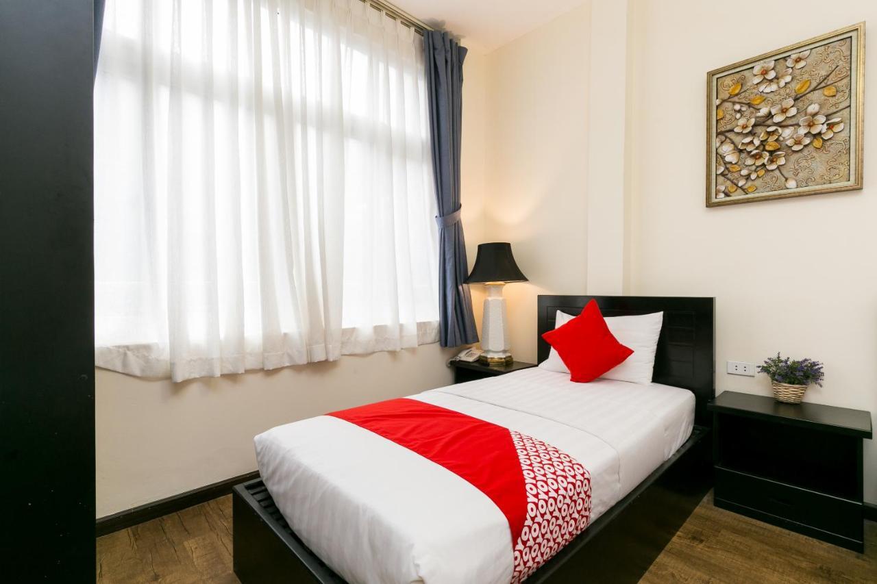 Oyo 438 Small Bay Hotel Hô Chi Minh-Ville Extérieur photo